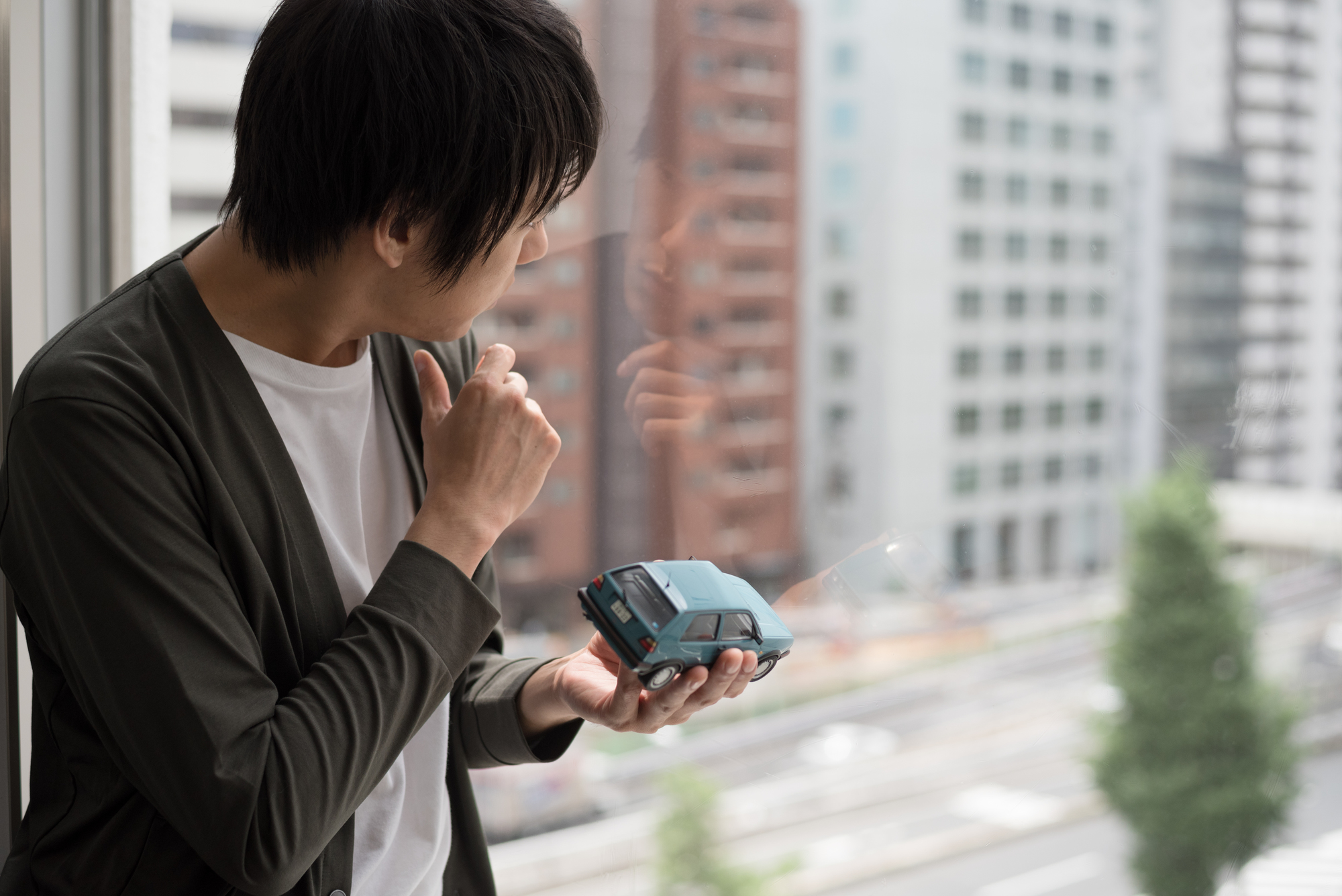 完成した自動車プラモデルの扱い方