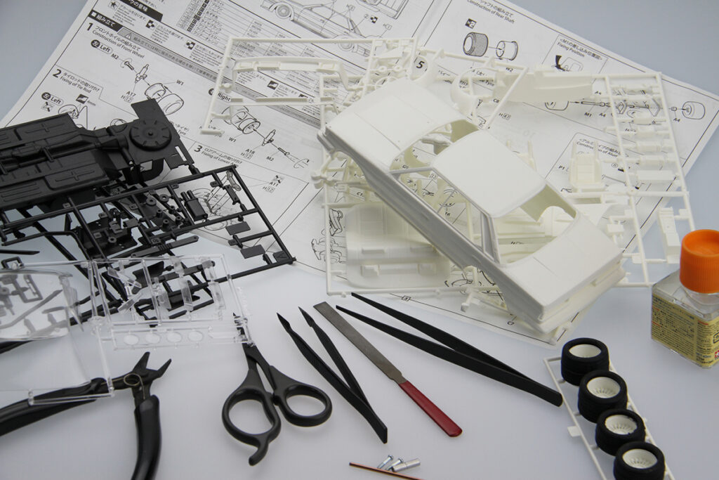 車のプラモデルの作り方を解説！基本手順ときれいに作るコツとは？